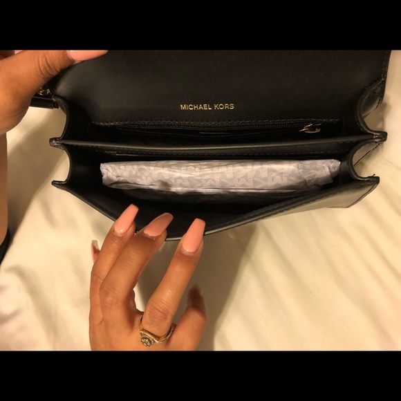 Michael Michael Kors Bag | Gold Chain | MK Twist - Picture 6 of 11